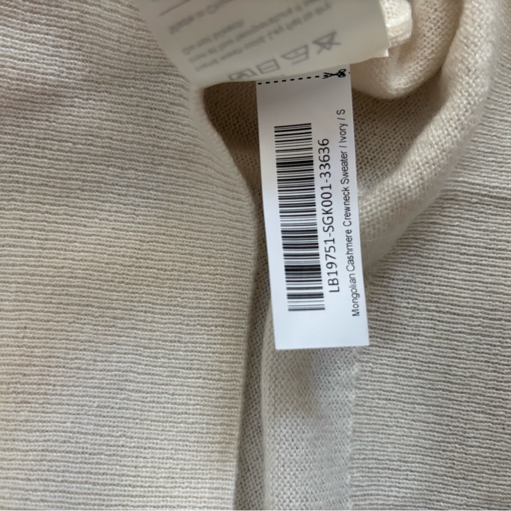 Quince Mongolian Cashmere Crewneck Sweater - Picture 4 of 5